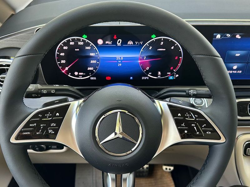 2025 Mercedes-Benz CLA V300 CDI W447 photo 12