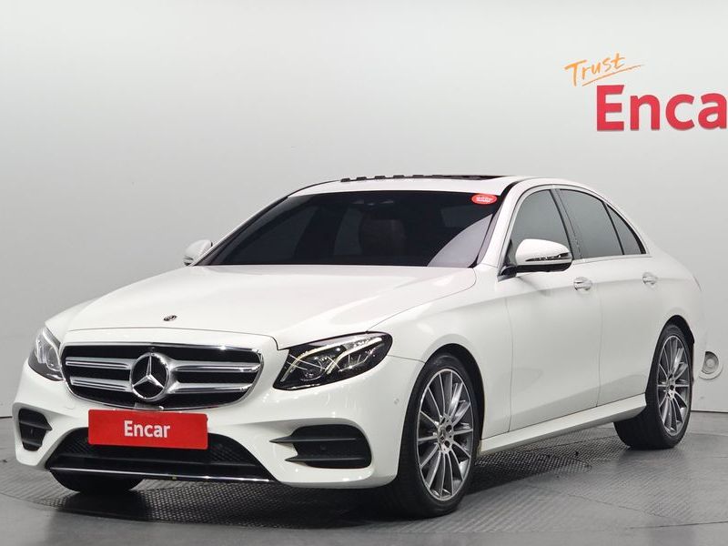 2018 Mercedes-Benz E-Class E300 4MATIC AMG Line photo 1