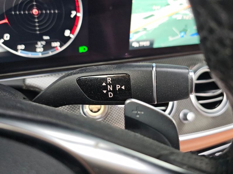 2018 Mercedes-Benz E-Class E300 4MATIC AMG Line photo 9