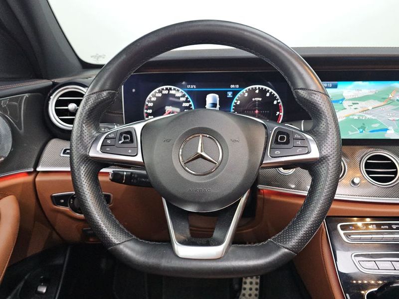 2018 Mercedes-Benz E-Class E300 4MATIC AMG Line photo 11