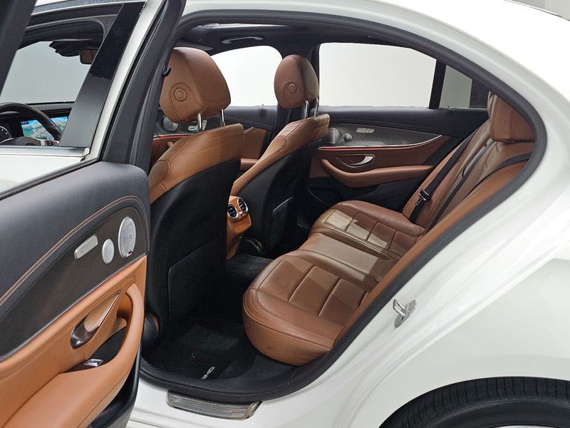 2018 Mercedes-Benz E-Class E300 4MATIC AMG Line photo 19