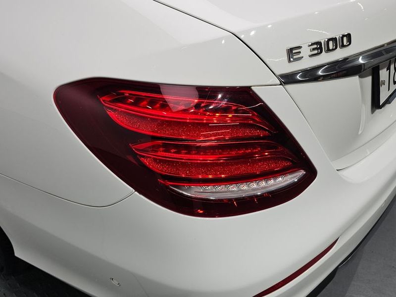 2018 Mercedes-Benz E-Class E300 4MATIC AMG Line photo 23