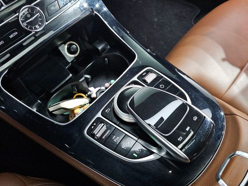 2018 Mercedes-Benz E-Class E300 4MATIC AMG Line photo 28