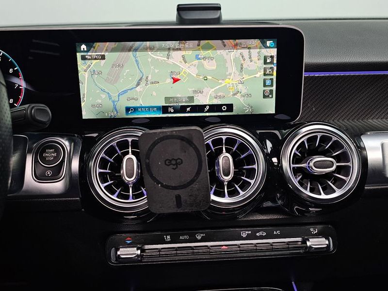 2020 Mercedes-Benz B-Class GLB250 4MATIC photo 14