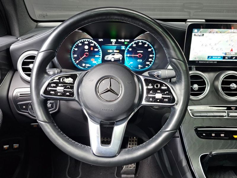 2023 Mercedes-Benz C-Class GLC300e 4MATIC Coupe photo 13