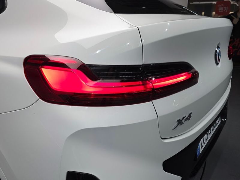 2024 BMW X4 xDrive20i M Sport photo 23