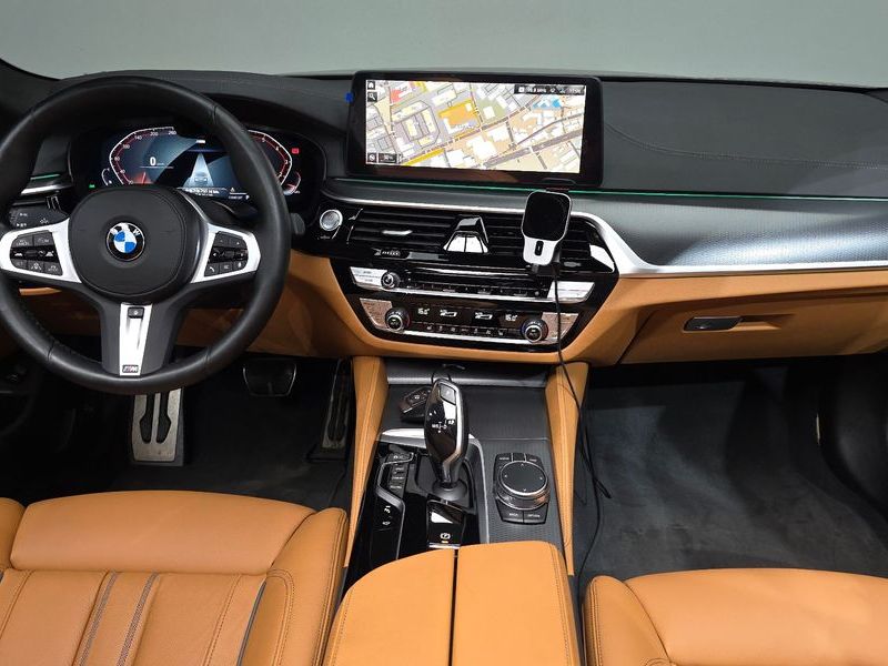 2023 BMW 5 Series 520i M Sport photo 7