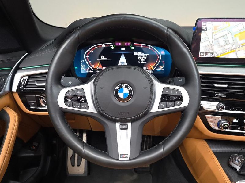 2023 BMW 5 Series 520i M Sport photo 13