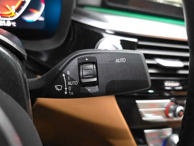 2023 BMW 5 Series 520i M Sport photo 29