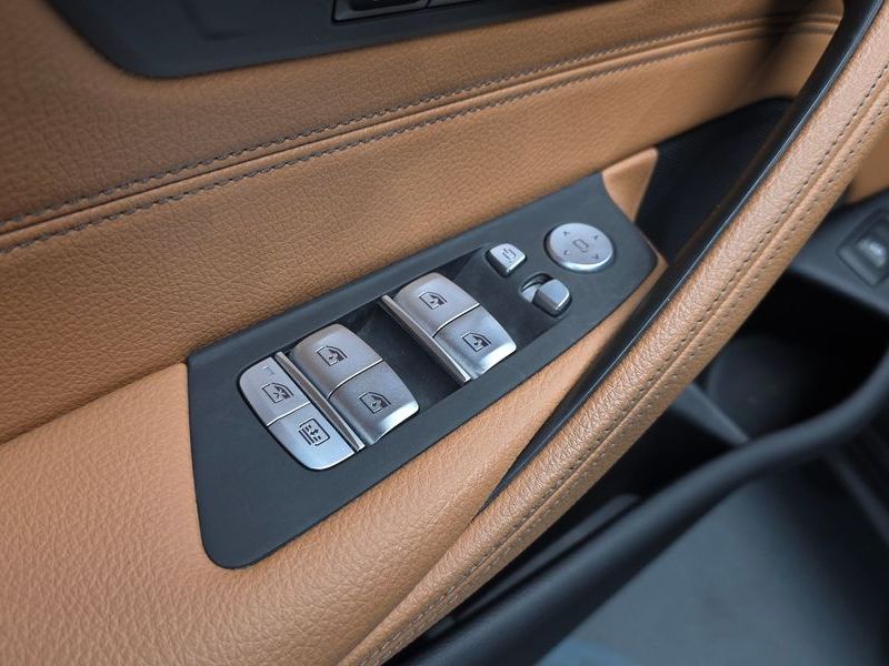2023 BMW 5 Series 520i M Sport photo 30