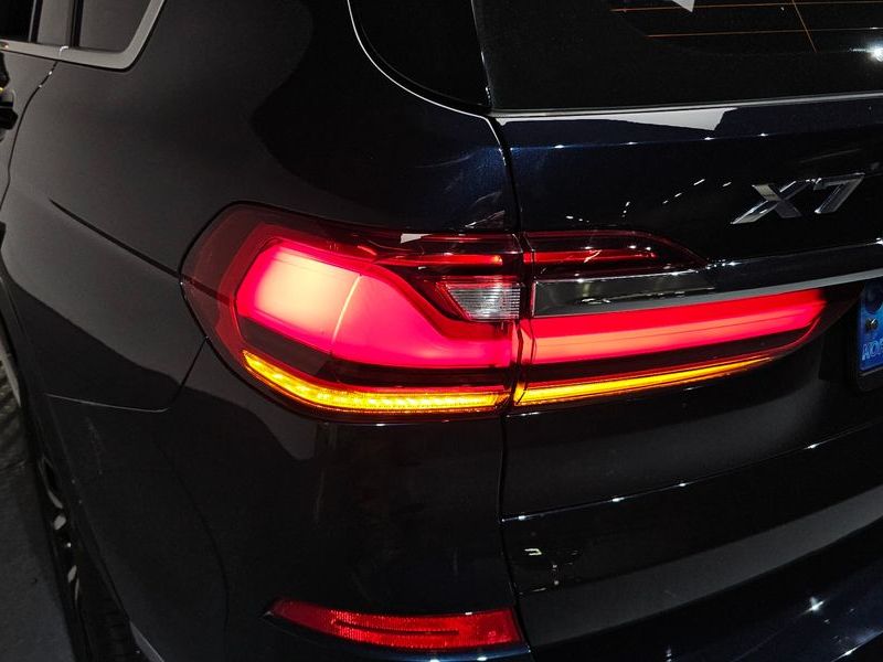 2021 BMW X7 xDrive 40i M Sport 6STR photo 23