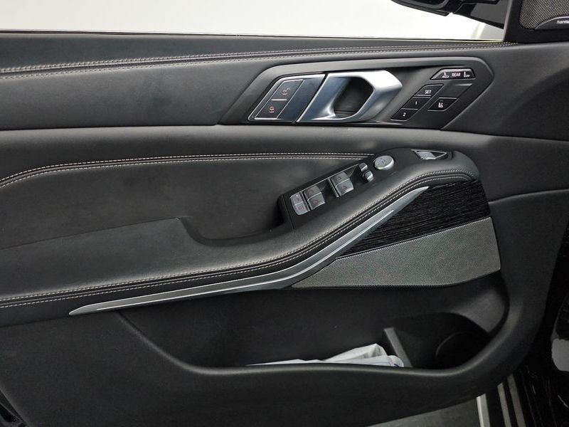 2021 BMW X7 xDrive 40i M Sport 6STR photo 24