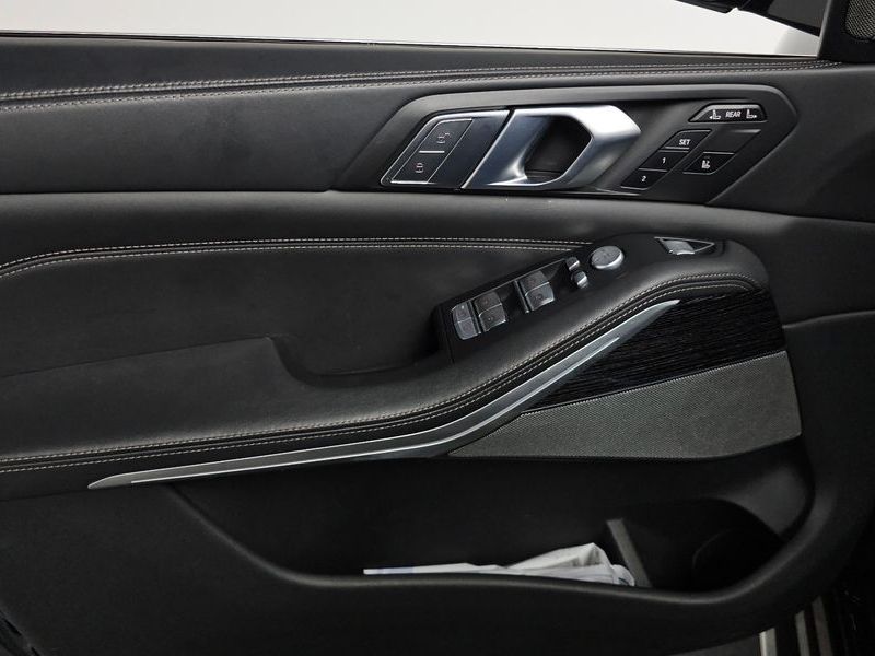 2021 BMW X7 xDrive 40i M Sport 6STR photo 28