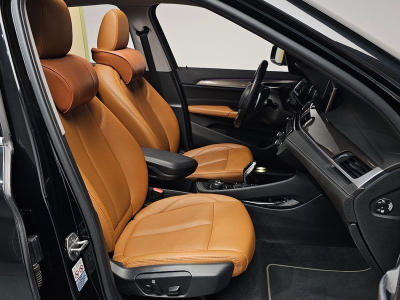 2021 BMW X1 xDrive 20i xLine photo 11