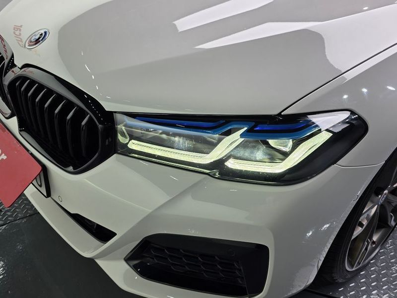 2023 BMW 5 Series M550i xDrive photo 22