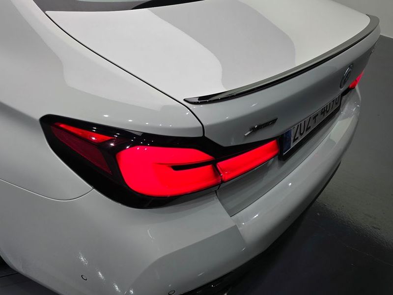 2023 BMW 5 Series M550i xDrive photo 23