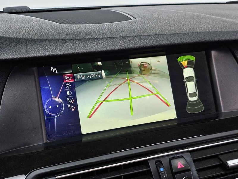 2013 BMW 5 Series 520d photo 15