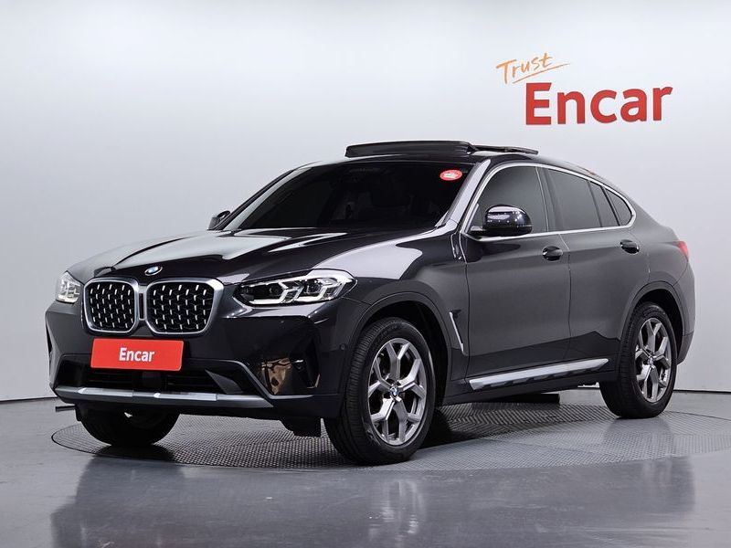 2023 BMW X4 xDrive20i xLine photo 1