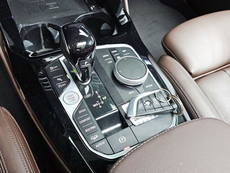 2023 BMW X4 xDrive20i xLine photo 9
