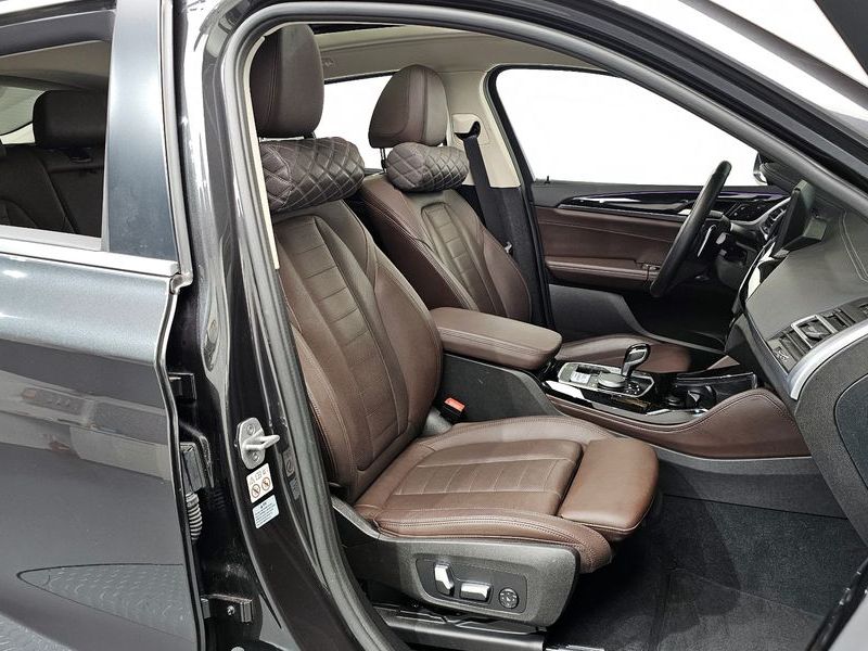 2023 BMW X4 xDrive20i xLine photo 10