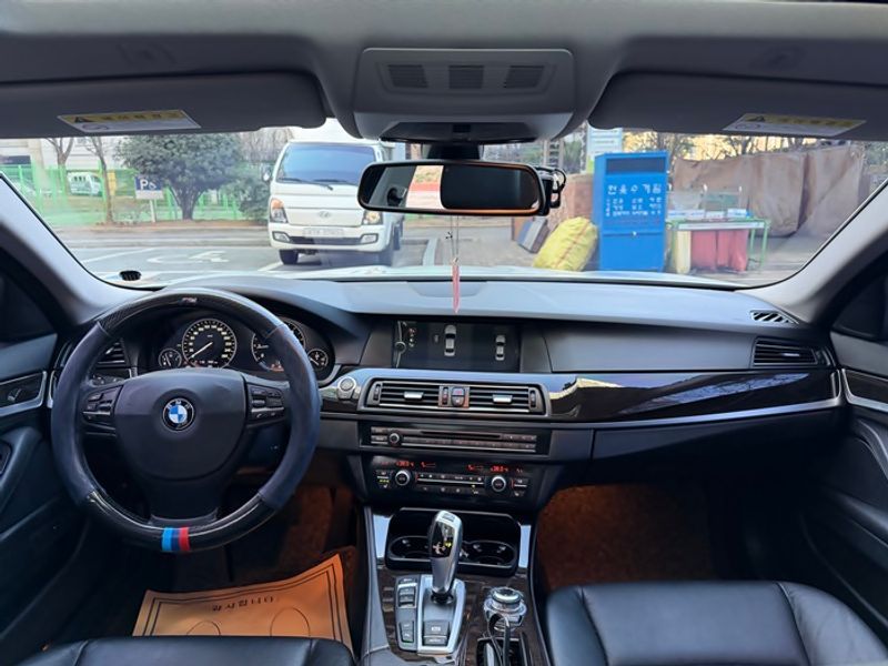 2012 BMW 5 Series 528i photo 7