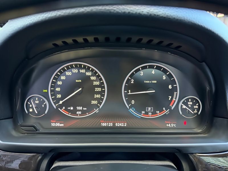 2012 BMW 5 Series 528i photo 8