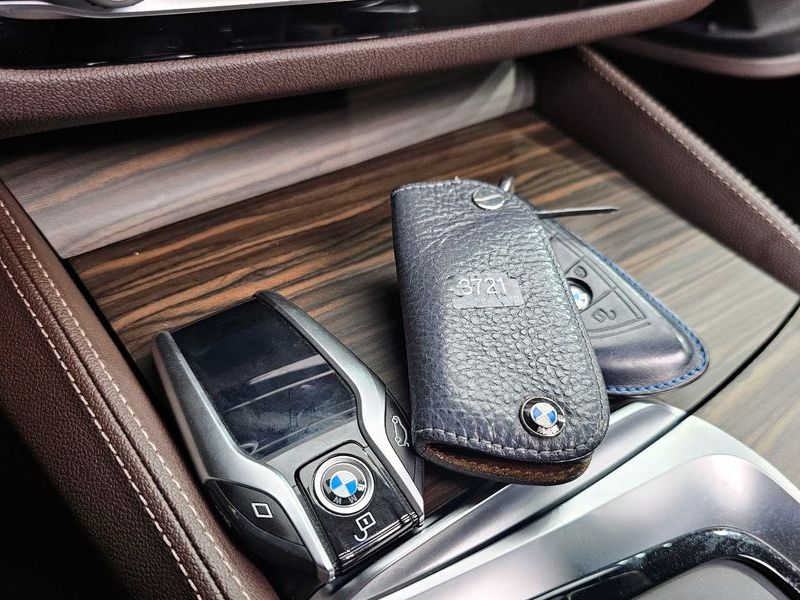 2018 BMW 5 Series 520d M Sport Package Plus photo 26