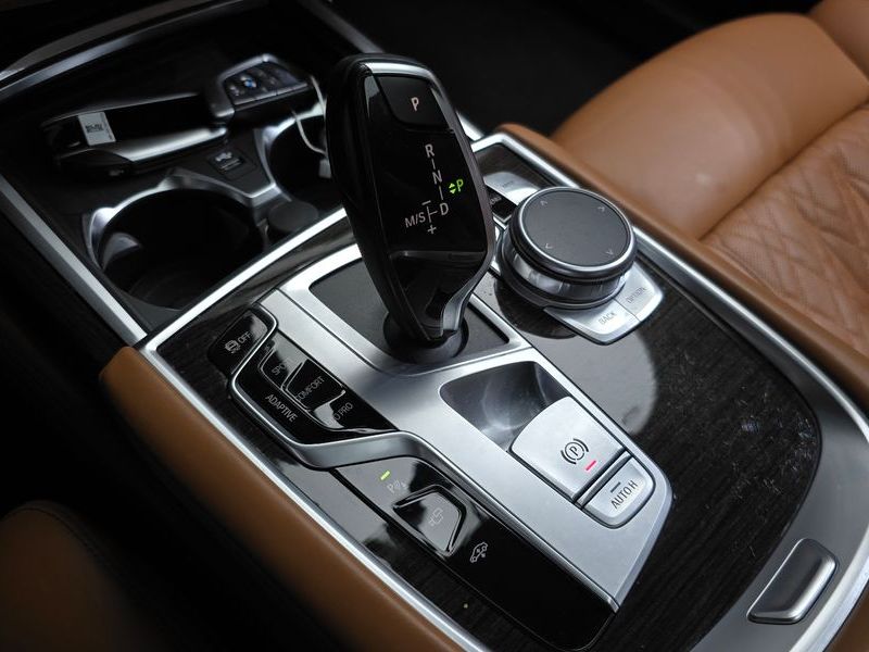2020 BMW 7 Series 730Ld xDrive Design Pure Excellence photo 9
