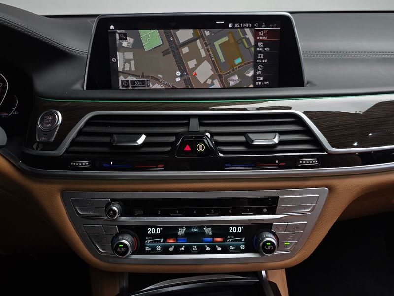 2020 BMW 7 Series 730Ld xDrive Design Pure Excellence photo 14