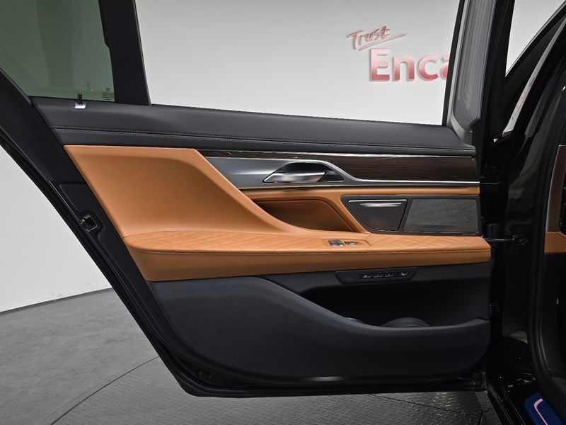 2020 BMW 7 Series 730Ld xDrive Design Pure Excellence photo 25