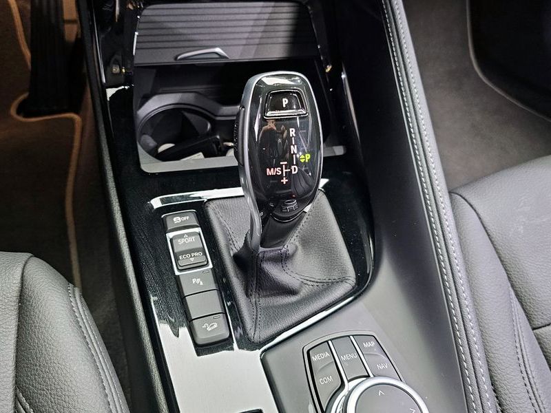 2022 BMW X1 xDrive 20i xLine photo 9