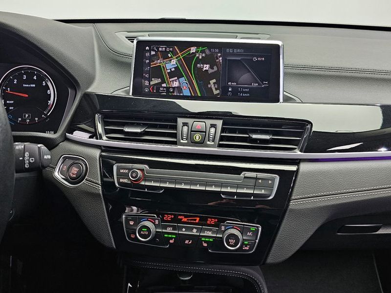 2022 BMW X1 xDrive 20i xLine photo 14