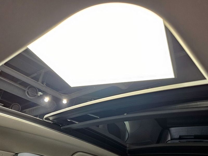 2022 BMW X1 xDrive 20i xLine photo 16