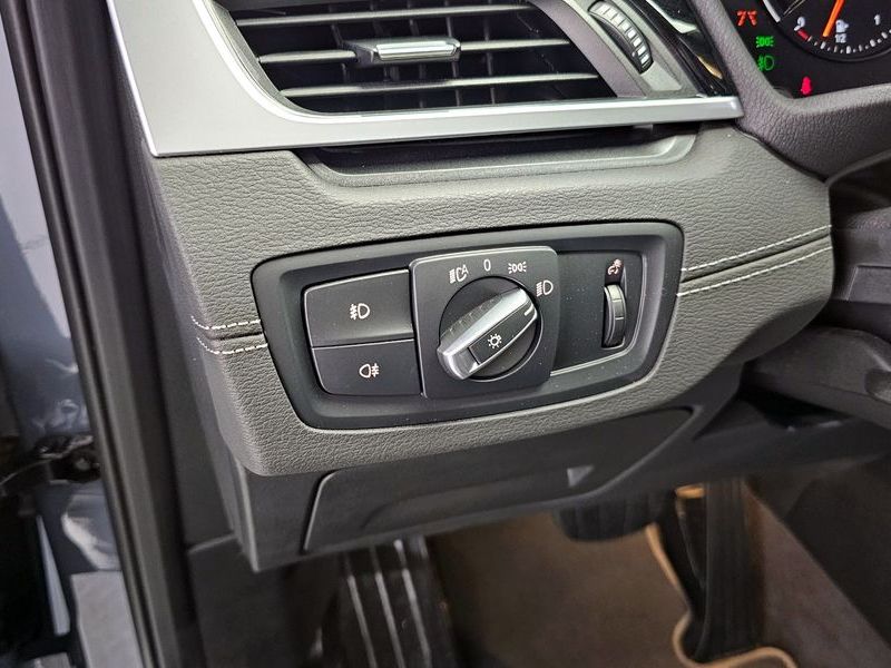 2022 BMW X1 xDrive 20i xLine photo 17