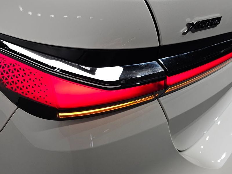 2023 BMW 7 Series 750e xDrive M Sport photo 23