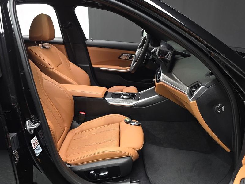 2023 BMW 3 Series 320i M Sport photo 10
