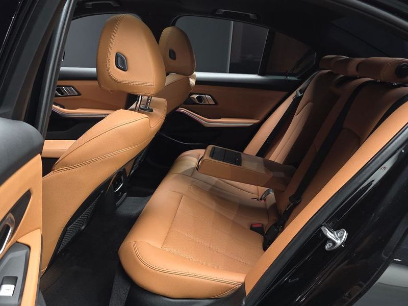 2023 BMW 3 Series 320i M Sport photo 12