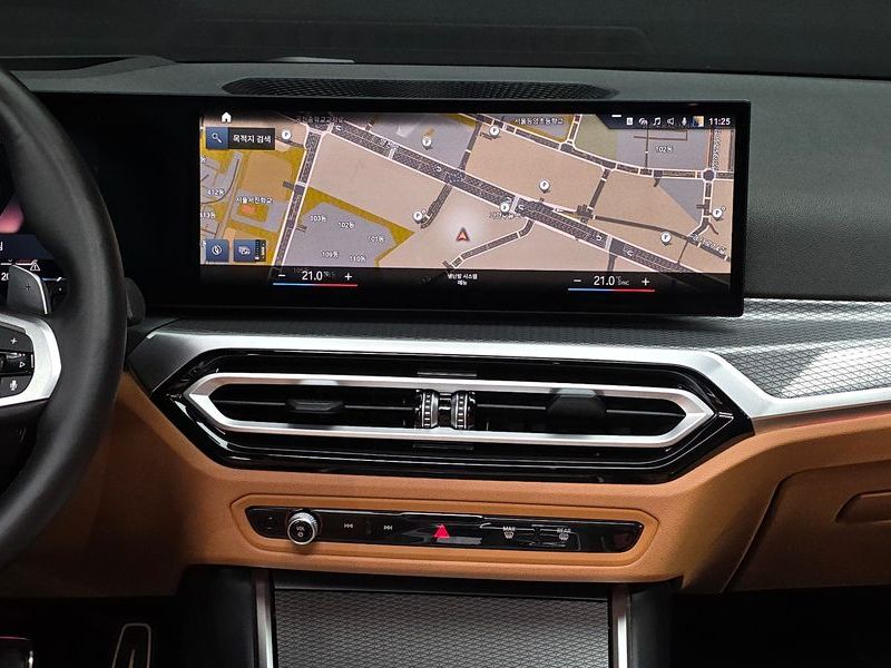 2023 BMW 3 Series 320i M Sport photo 14