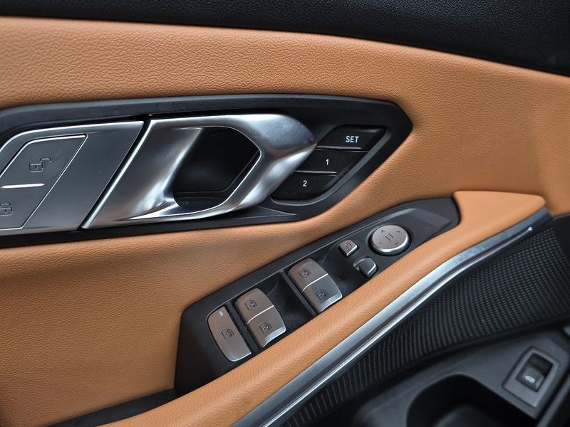 2023 BMW 3 Series 320i M Sport photo 16