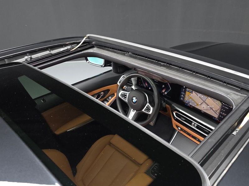 2023 BMW 3 Series 320i M Sport photo 18