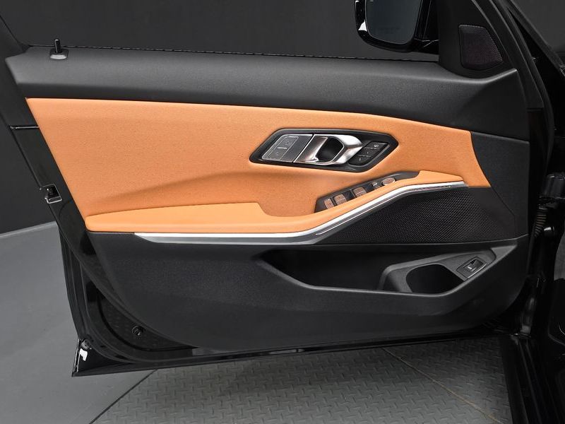 2023 BMW 3 Series 320i M Sport photo 24