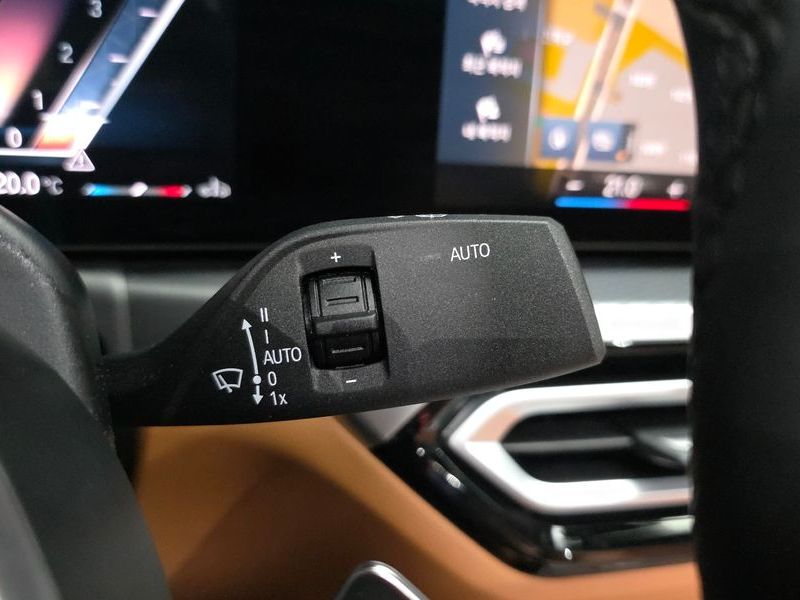 2023 BMW 3 Series 320i M Sport photo 27