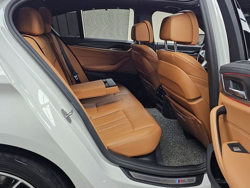 2023 BMW 5 Series 520i M Sport photo 12