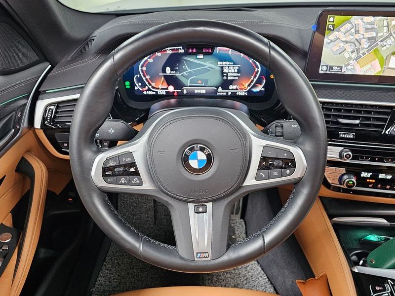 2023 BMW 5 Series 520i M Sport photo 13
