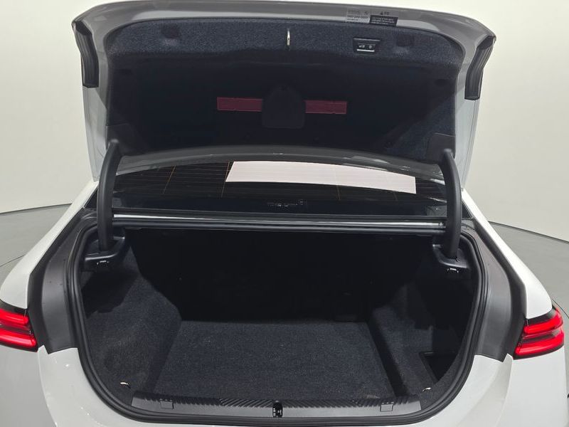 2026 BMW 5 Series 530e xDrive M Sport Pro photo 18