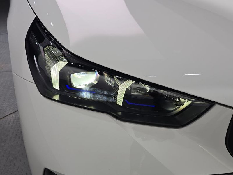 2026 BMW 5 Series 530e xDrive M Sport Pro photo 22