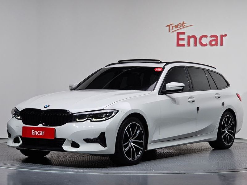 2021 BMW 3 Series 320i Touring Luxury photo 1