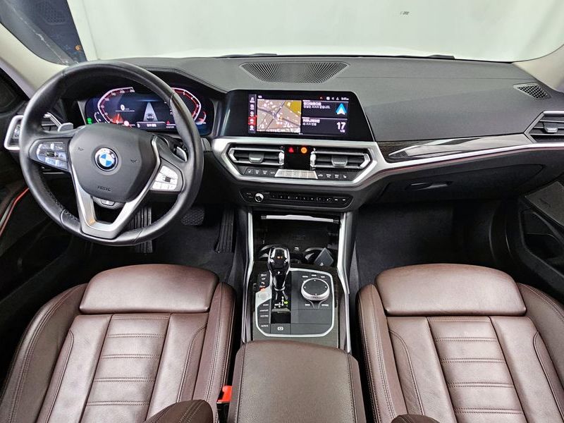 2021 BMW 3 Series 320i Touring Luxury photo 7