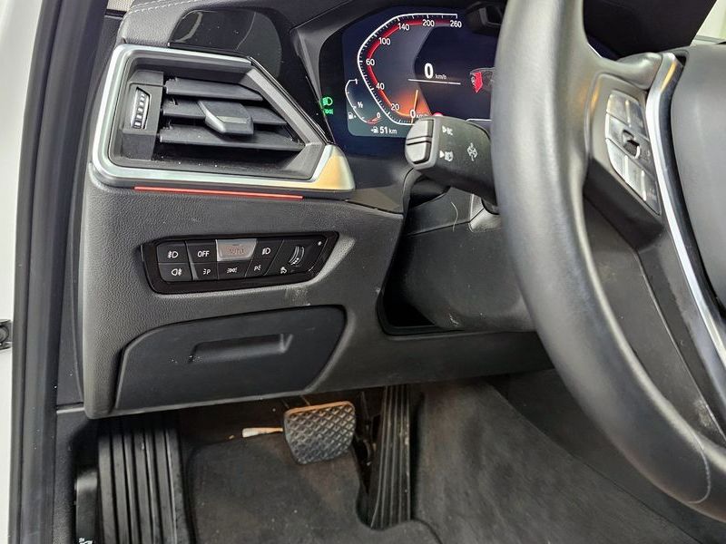 2021 BMW 3 Series 320i Touring Luxury photo 16