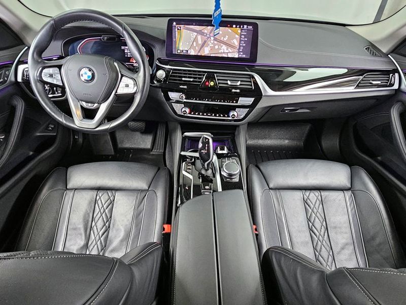 2021 BMW 5 Series 523d Luxury photo 7